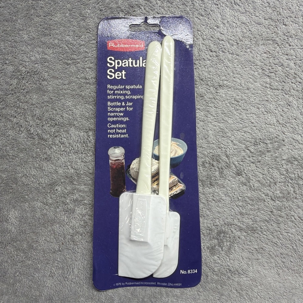 Vintage sealed 1976 Rubbermaid Scraper Ivory Spatula set of 2 8334 NOS
